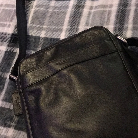 Coach Men’s Black Leather Crossbody Flight Bag - Picture 2 of 4